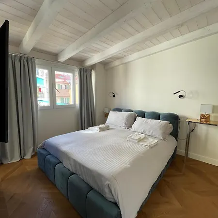 Twins Boutique Апартаменти *