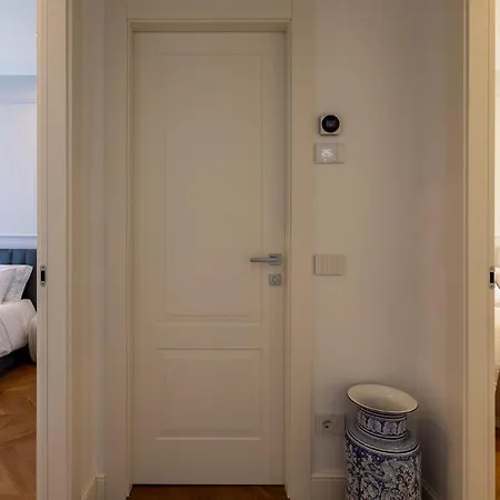 Twins Boutique アパート